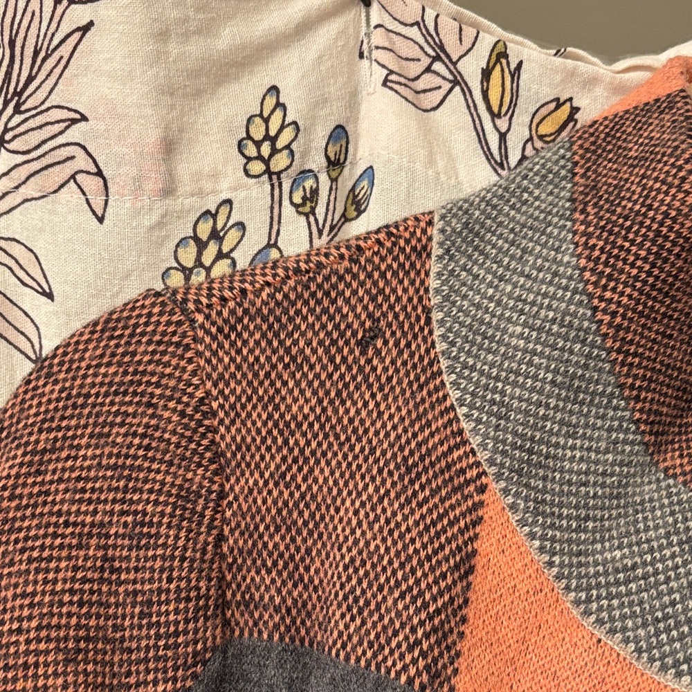 Colorblock Cardigan sweater - Picture 4 of 5